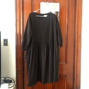 Tradlands Nova Dress in Black